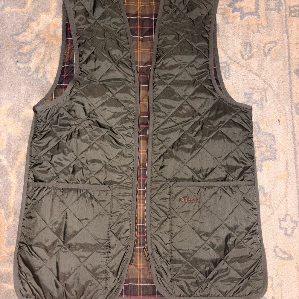 Barbour Quilted Olive Liner (36) *Like-New